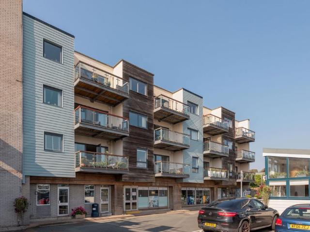 Flat for sale in Mount Wise, Isle Of Man