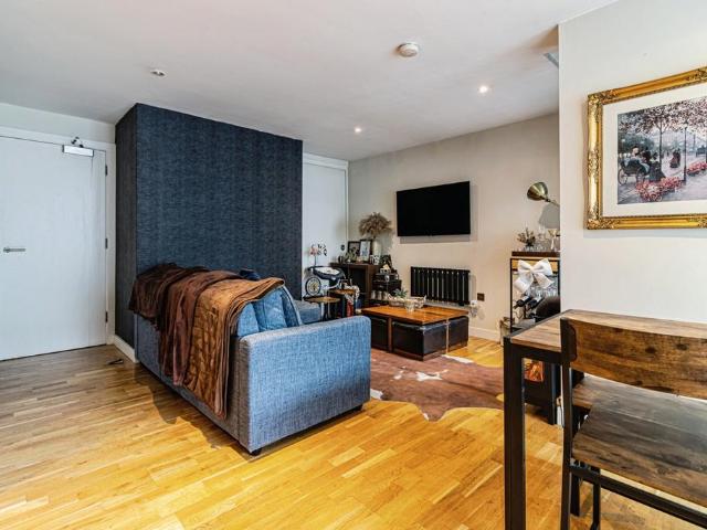 Flat for sale in Hulme, Georgia