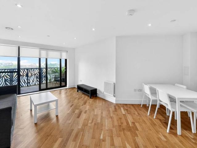 Flat for sale in Blackwall, Greater London