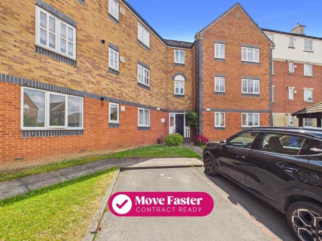 Flat for sale in Victoria Dock, Hull