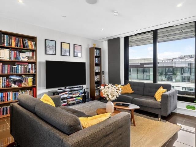 Flat for sale in St. George in the East, Whitechapel