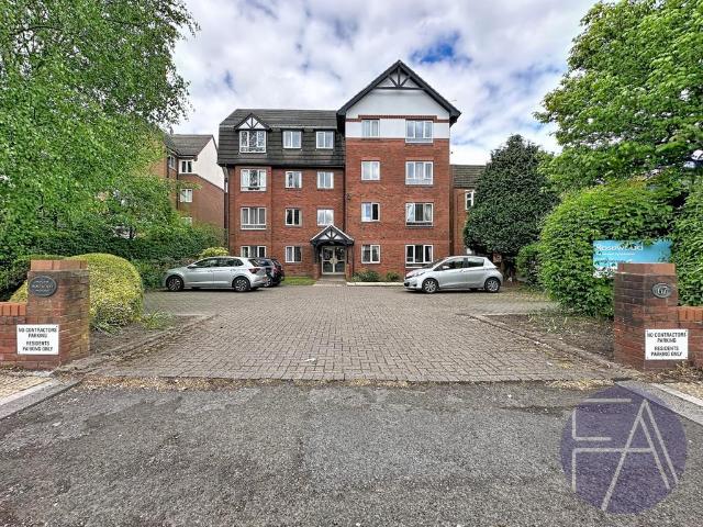 Flat for sale in Marshside, Southport