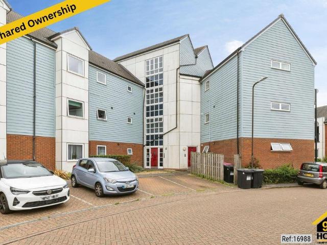 Flat for sale in Wolverton and Greenleys, Old Wolverton