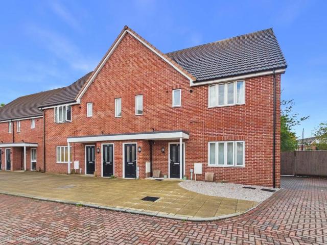 Flat for sale in Thatcham, West Berkshire