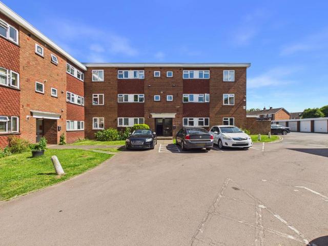 Flat for sale in Crookhill, Worcestershire