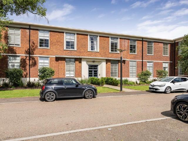 Flat for sale in Evershot, Oxfordshire