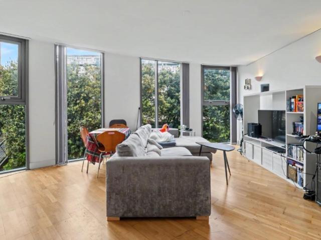 Flat for sale in Georgia, Greater Manchester