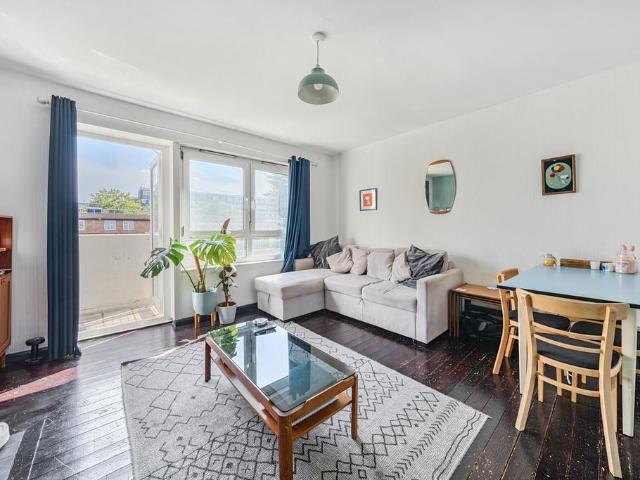 Flat for sale in Old Kent Road, Greater London