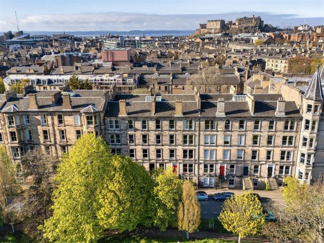 Flat for sale in Lauriston, Scotland