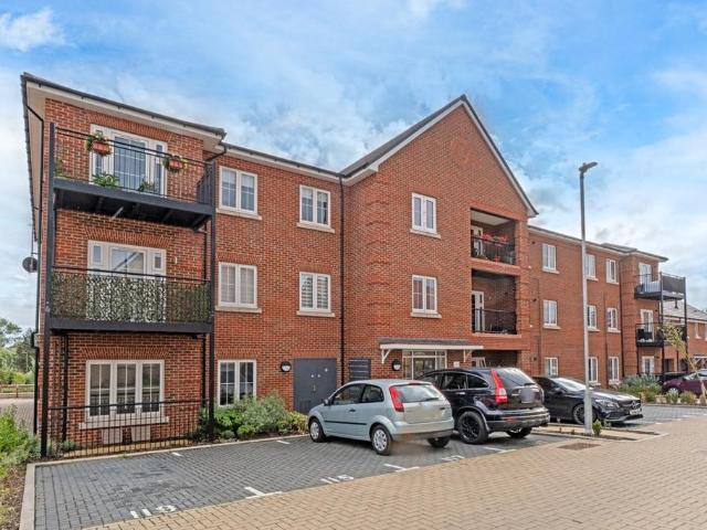 Flat for sale in Colliers End, Hertfordshire