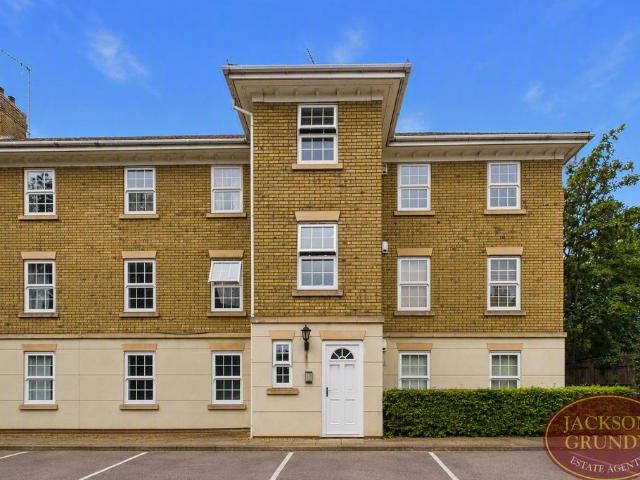 Flat for sale in Northampton, Northamptonshire