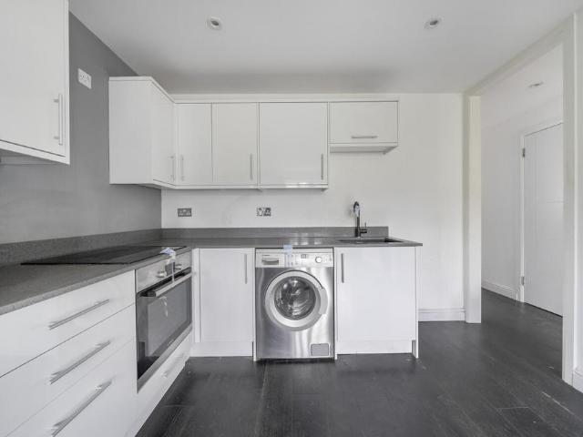 Flat for sale in Barnsbury, Greater London
