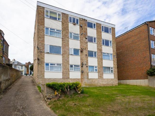Flat for sale in Folkestone