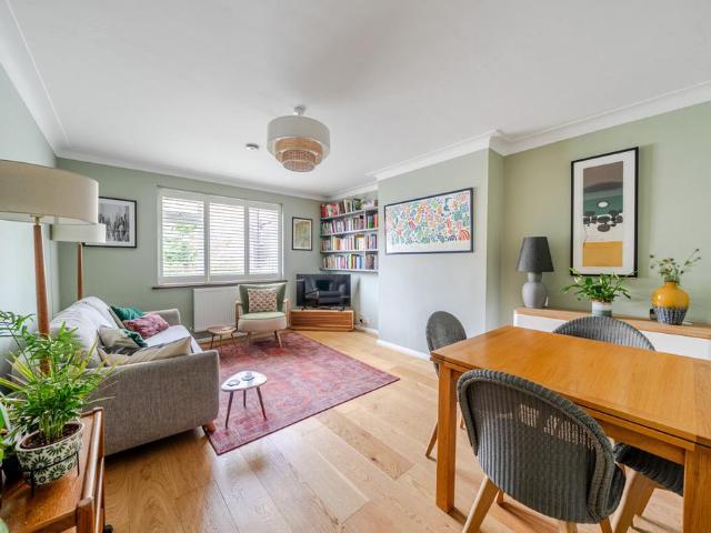Flat for sale in London Borough of Lewisham, Blackheath