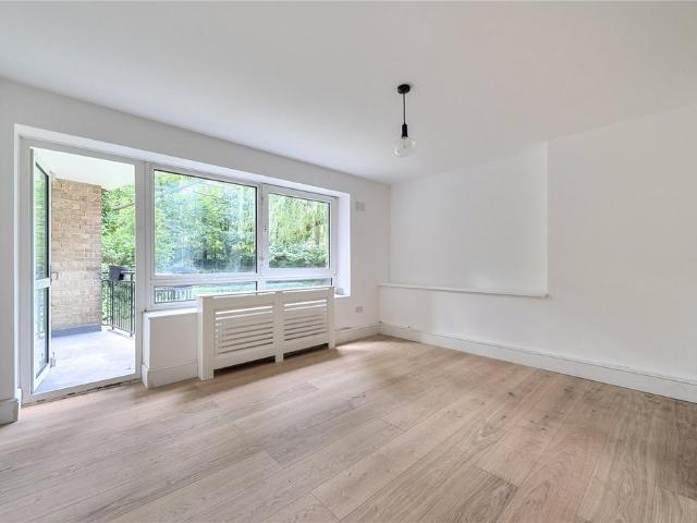 Flat for sale in St. John's Wood, Greater London