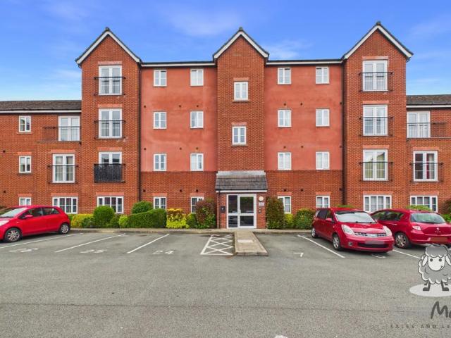 Flat for sale in Huyton, Knowsley