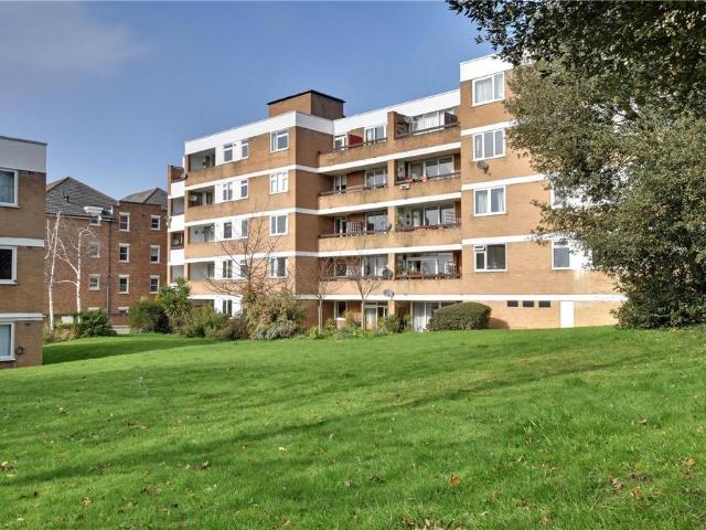 Flat for sale in London Borough of Lewisham, Blackheath