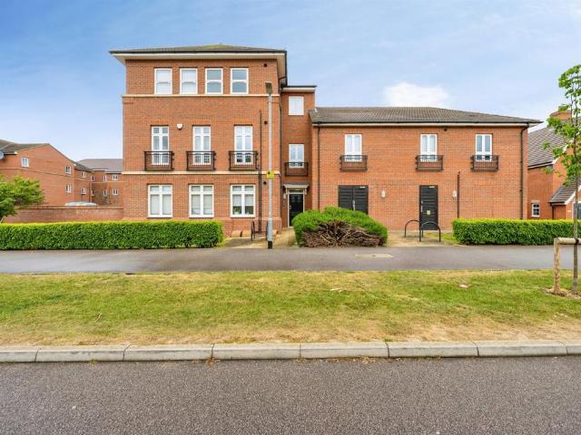 Flat for sale in Harrowden, Bedford