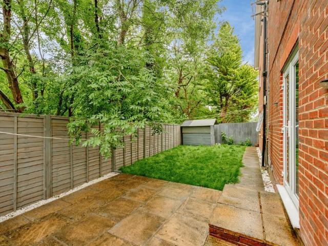 Flat for sale in Whitebushes, Red Hill