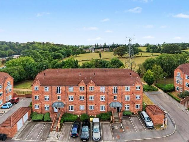 Flat for sale in Horsforth Vale, Farsley