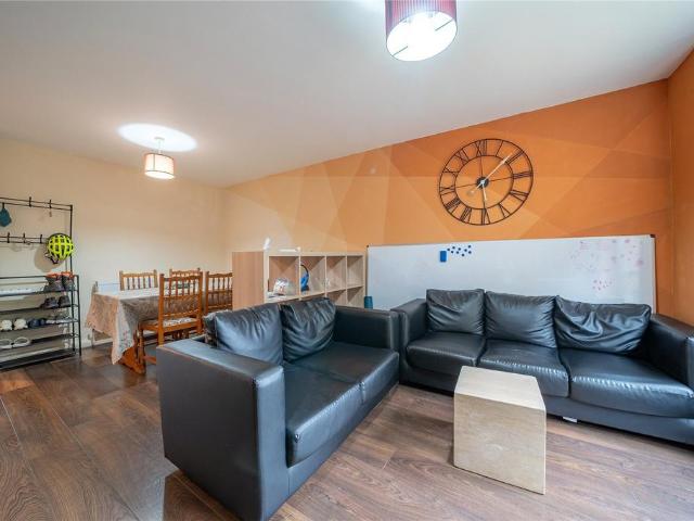 Flat for sale in Hyde Park, West Yorkshire