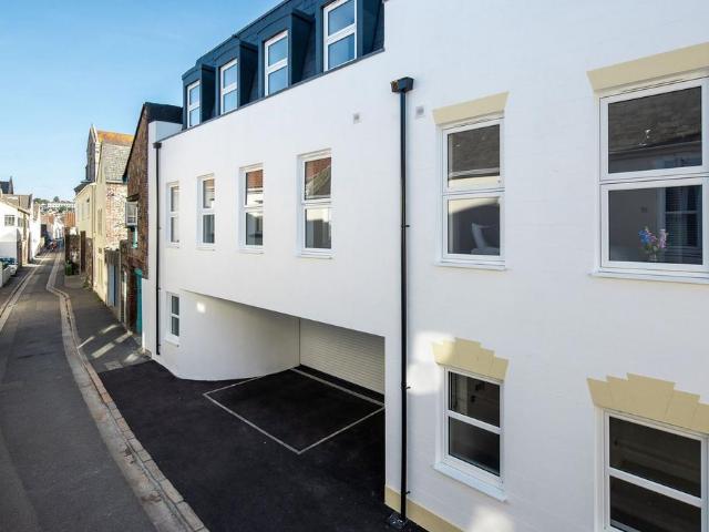 Flat for sale in St Helier, Greater London