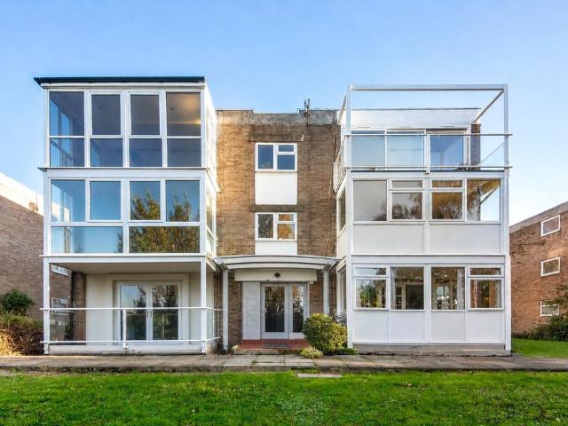 Flat for sale in London Borough of Croydon, Upper Norwood