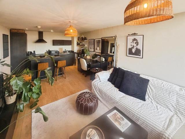 Flat for sale in Salford Quays, Salford
