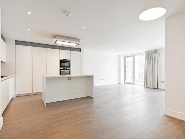 Flat for sale in Ecclesall, Isle Of Man