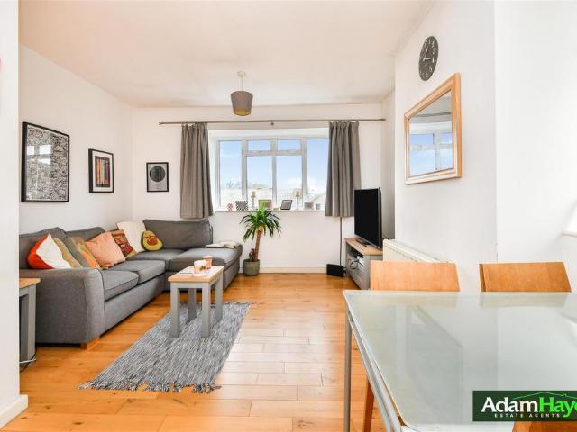 Flat for sale in Finchley, Isle Of Man