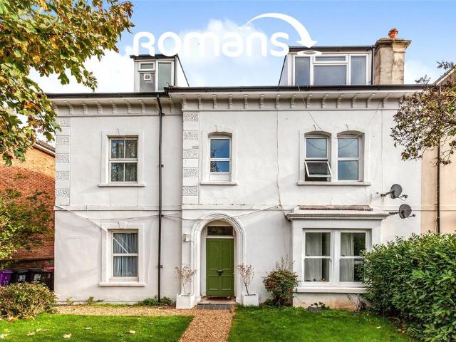 Flat for sale in Furze Platt, Maidenhead