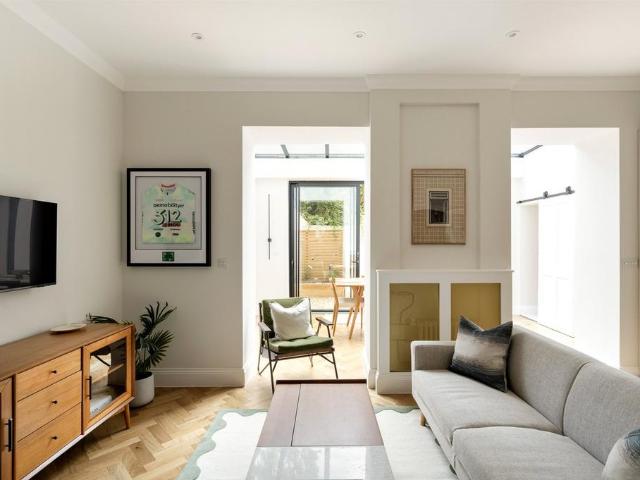 Flat for sale in Notting Hill, Greater London