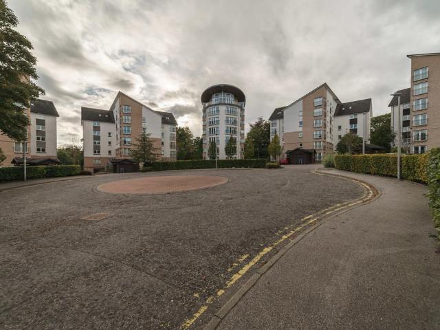 Flat for sale in Ballindoch, Scotland