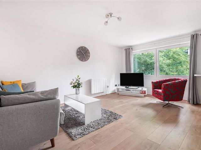 Flat for sale in Woodhall Farm, Pouchen End