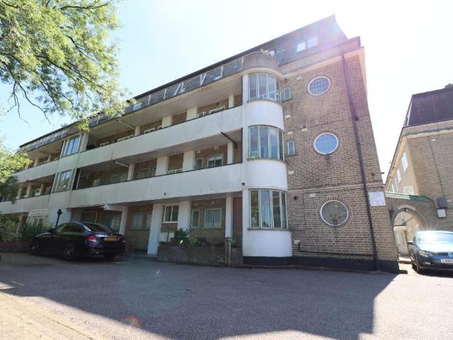 Flat for sale in Greater London