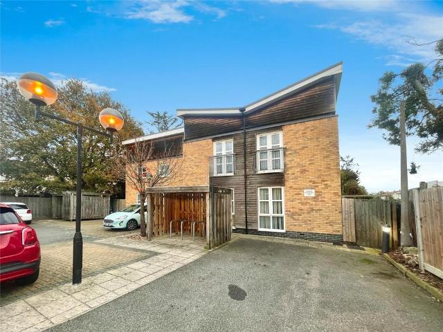 Flat for sale in SS2, Alton Barnes
