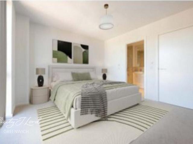Flat for sale in London Borough of Lewisham, Deptford