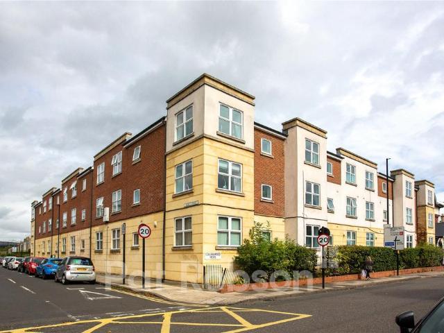 Flat for sale in Gosforth, Tyne And Wear