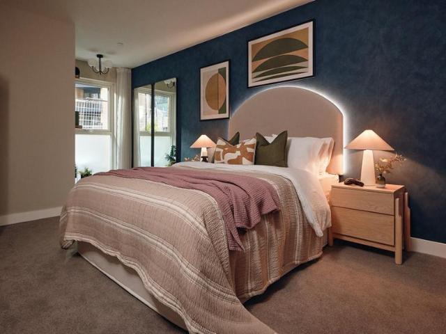 Flat for sale in London Borough of Hounslow, Strand