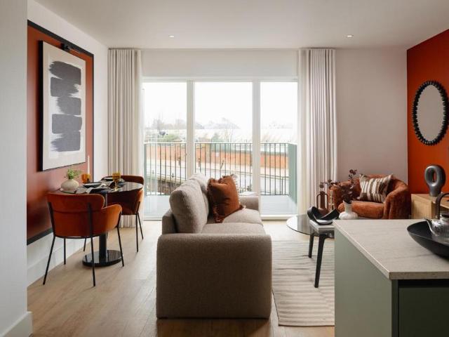 Flat for sale in Clapham Junction, Greater London
