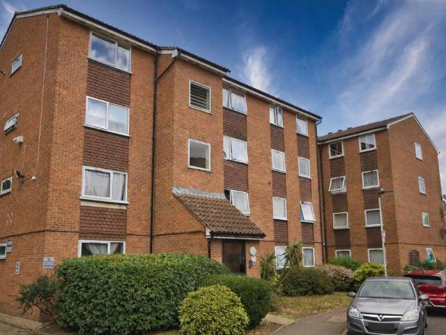 Flat for sale in Greater London