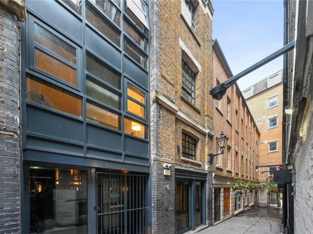 Flat for sale in Covent Garden, Greater London