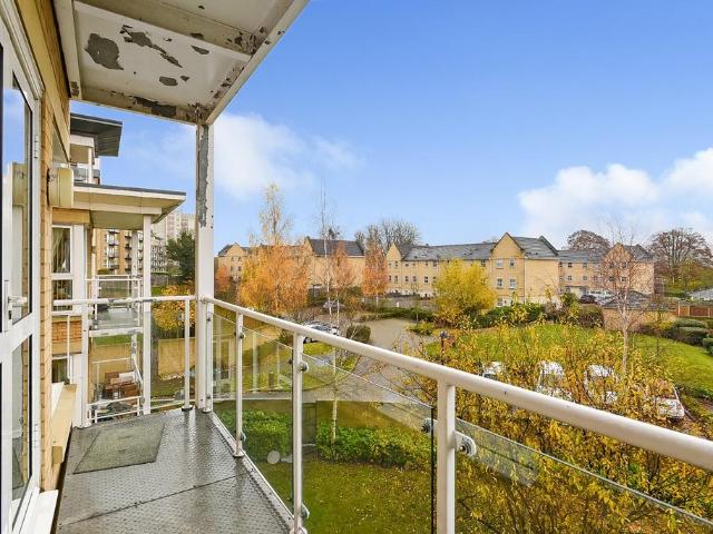Flat for sale in Widmore, Greater London