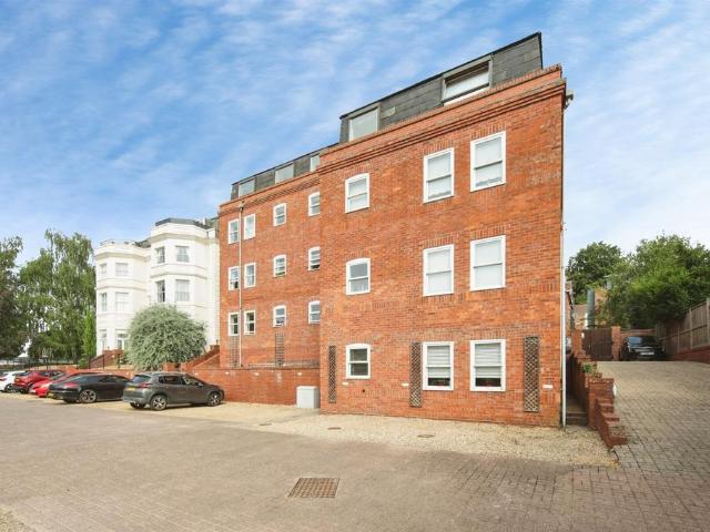 Flat for sale in Ladyes Hills, Green Close