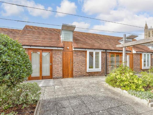 Flat for sale in The King's Mile, The Bridge
