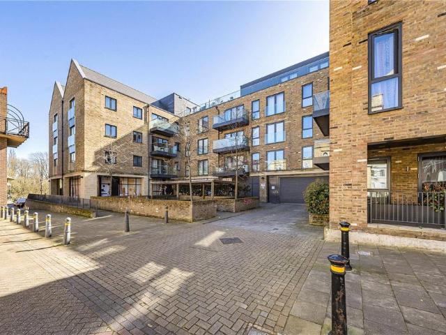 Flat for sale in London Borough of Hounslow, Spring Grove