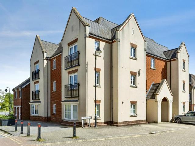 Flat for sale in Repton Park North, Bridgefield