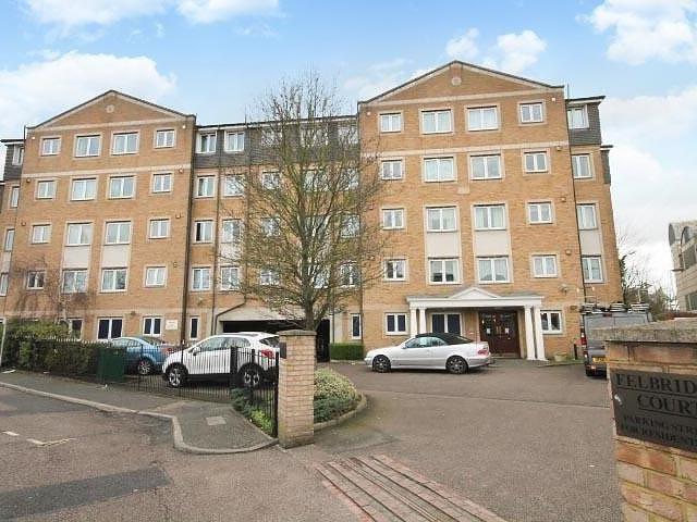 Flat for sale in London Borough of Hounslow, Greater London