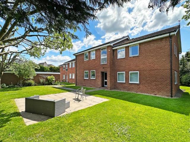 Flat for sale in Timperley, Trafford Park
