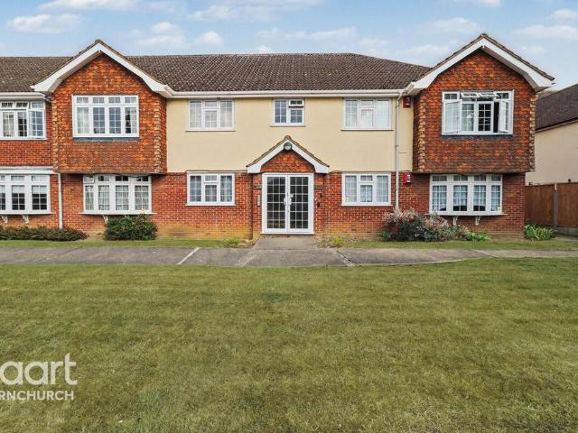 Flat for sale in Emerson Park, Greater London